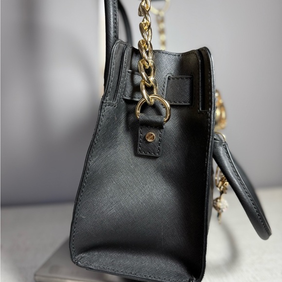 Michael MK Hamilton Black Leather bag w/Gold Chain Shoulder Strap/Gold Lock - Picture 4 of 7